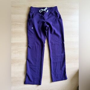 Women's Figs purple kade cargo scrub pants XS regular length